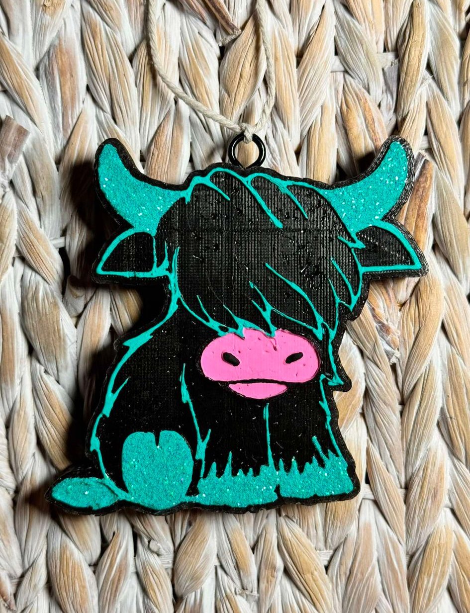 Sitting Highland Cow Freshie